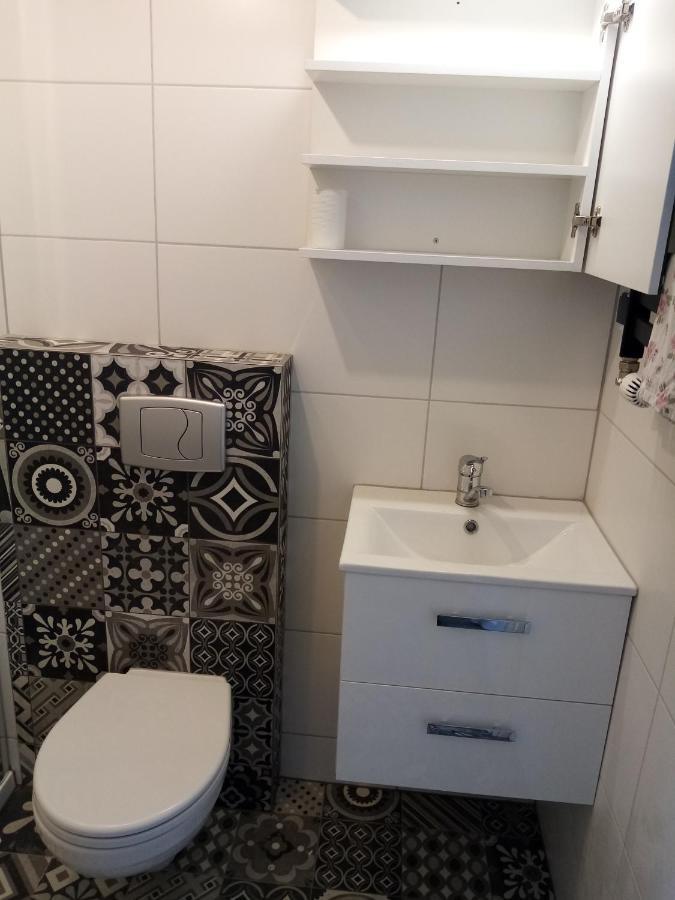 Roze Apartment